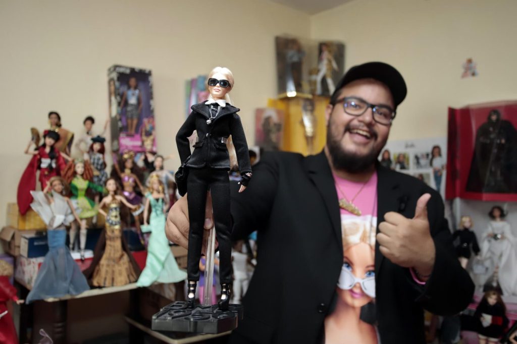 Médico mexicano posee una colección de 200 muñecas&nbsp;Barbie