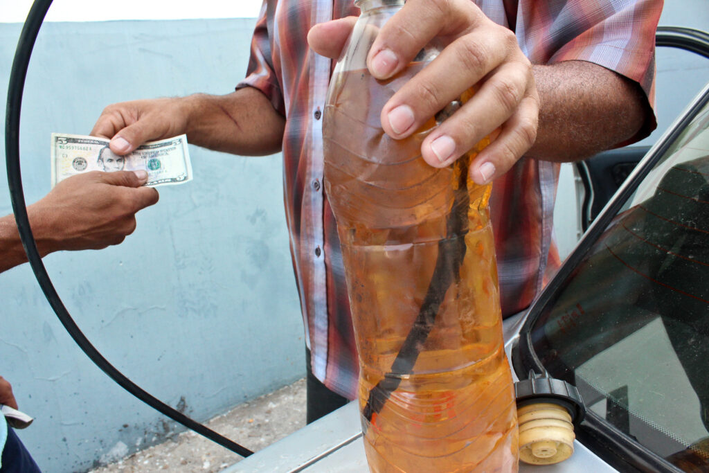 Hallan centro de almacenamiento ilegal de combustible en el&nbsp;Tigre