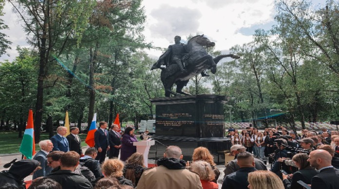 Inauguran monumento a Simón Bolívar en&nbsp;Moscú