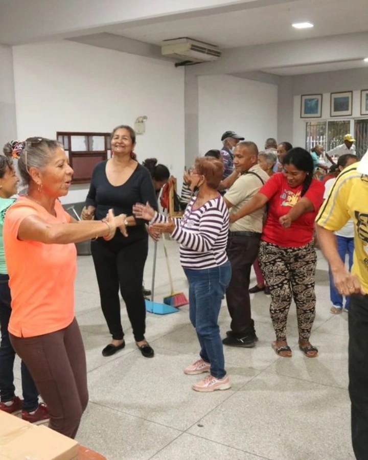 Más de 160 abuelitos fueron atendidos en jornada de atención integral en&nbsp;Barcelona