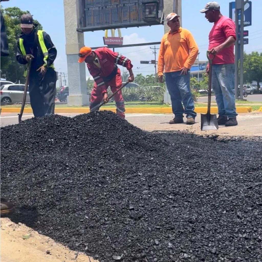 Inician plan de bacheo en la Av. Fuerzas Armadas de&nbsp;Barcelona
