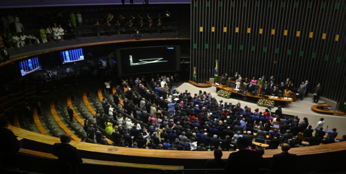 Cámara de Diputados de Brasil aprobó el salario mínimo establecido por&nbsp;Lula