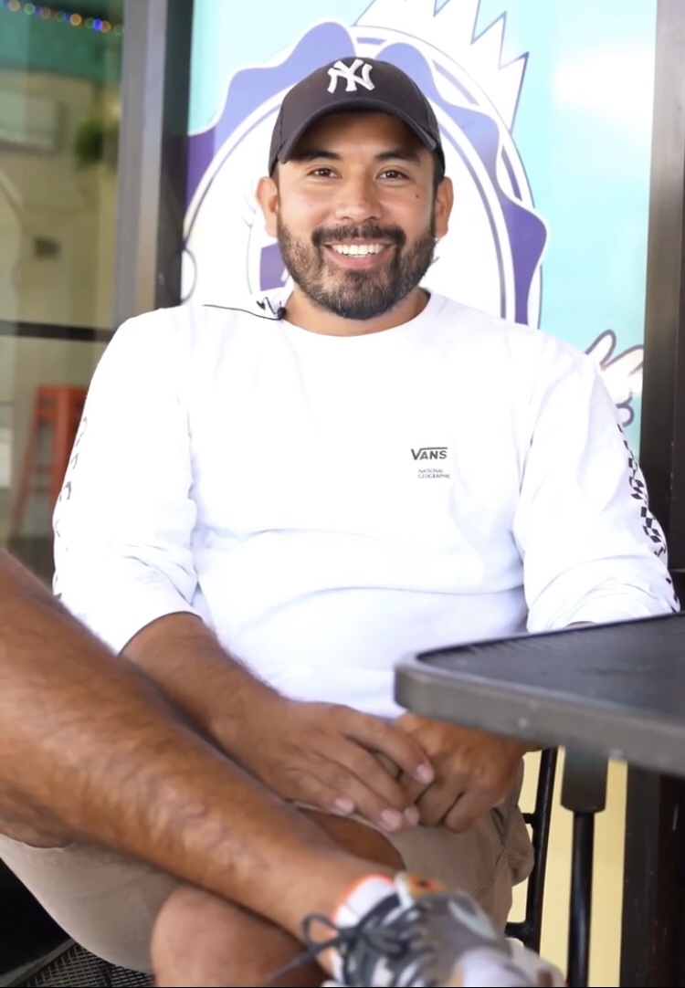 Wilson Vera un venezolano que ayuda a las víctimas del incendio en Hawai desde su&nbsp;arepera