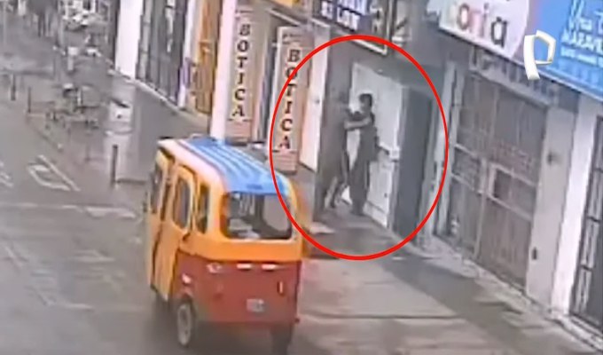 Migrante amenaza con un cuchillo a estudiante para robarle el&nbsp;celular