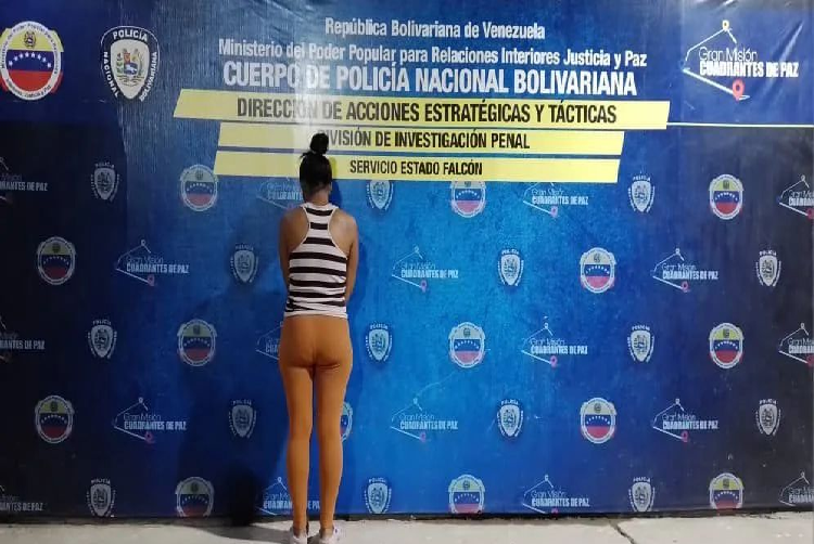 Detienen a mujer que tenía a un niño amarrado de una&nbsp;silla