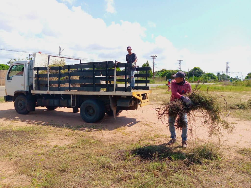 Avanza Plan de Desmalezado en Instituciones Educativas de Ciudad&nbsp;Orinoco