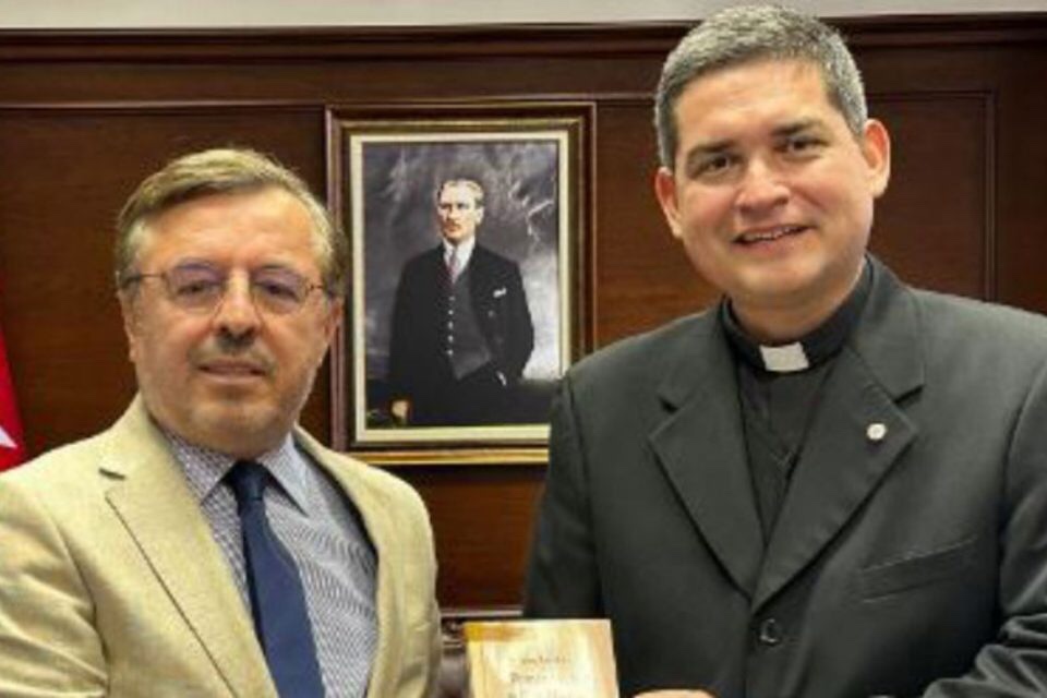 El Papa nombra al cardenal venezolano Javier Domingo Fernández González nuevo jefe de&nbsp;protocolo