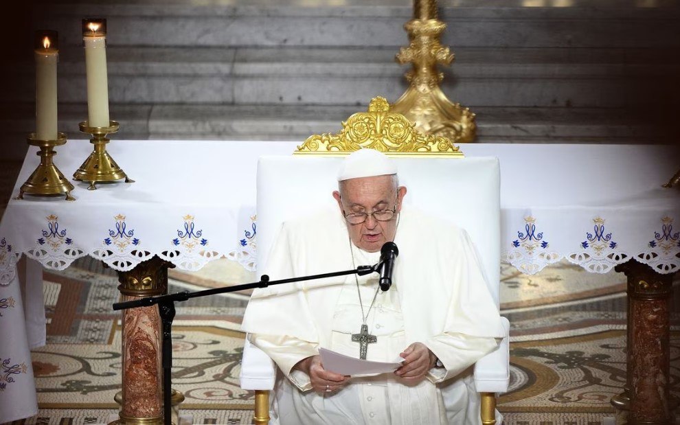 El papa Francisco reiteró su “no” a la eutanasia: en el cierre de su visita a Francia afirmó que “no se juega con la&nbsp;vida”