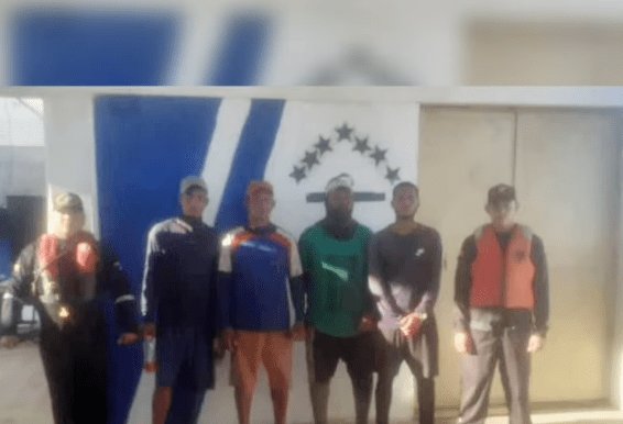 Rescatan a los cuatro pescadores de la embarcación “María José” de Amuay&nbsp;(+video)