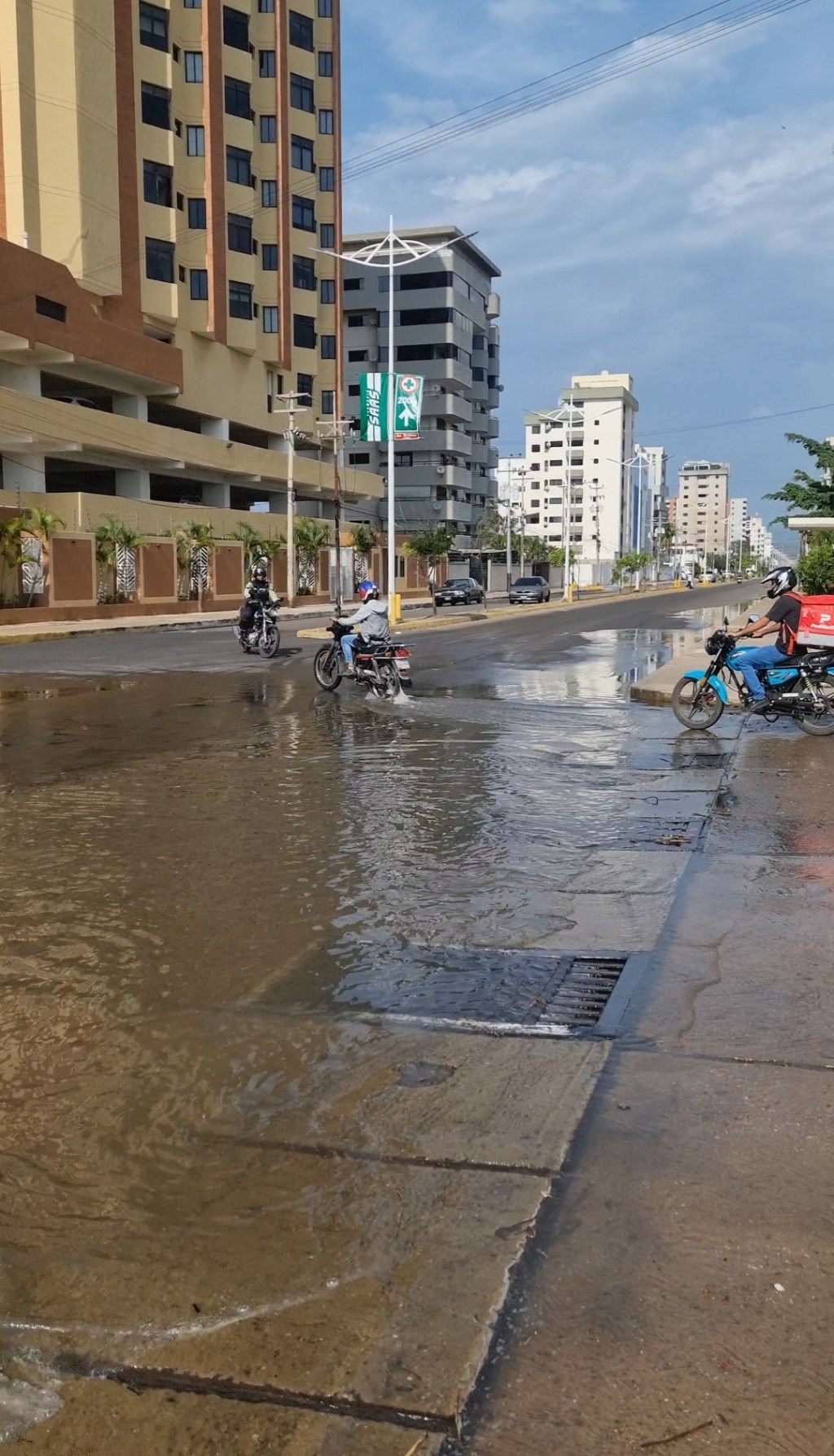 Este lunes se registró mar de fondo en Lechería&nbsp;(vídeo)
