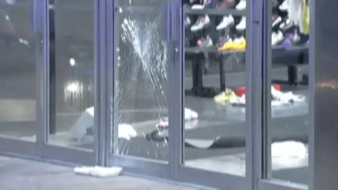 ¡Terror en Philadelphia! Jóvenes saquearon varias tiendas&nbsp;(+Video)