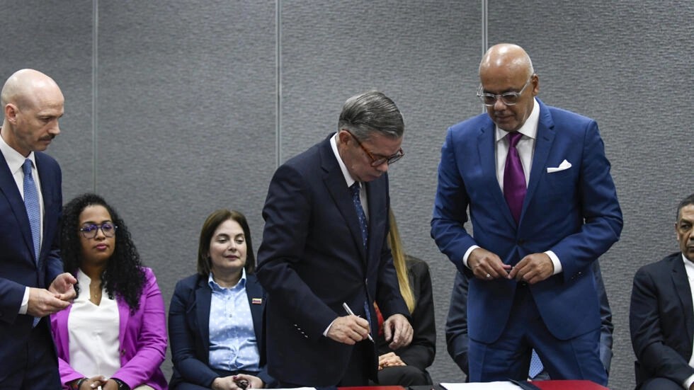 Liberan a Juan Requesens, Roland Carreño y otros opositores en Venezuela tras&nbsp;diálogo