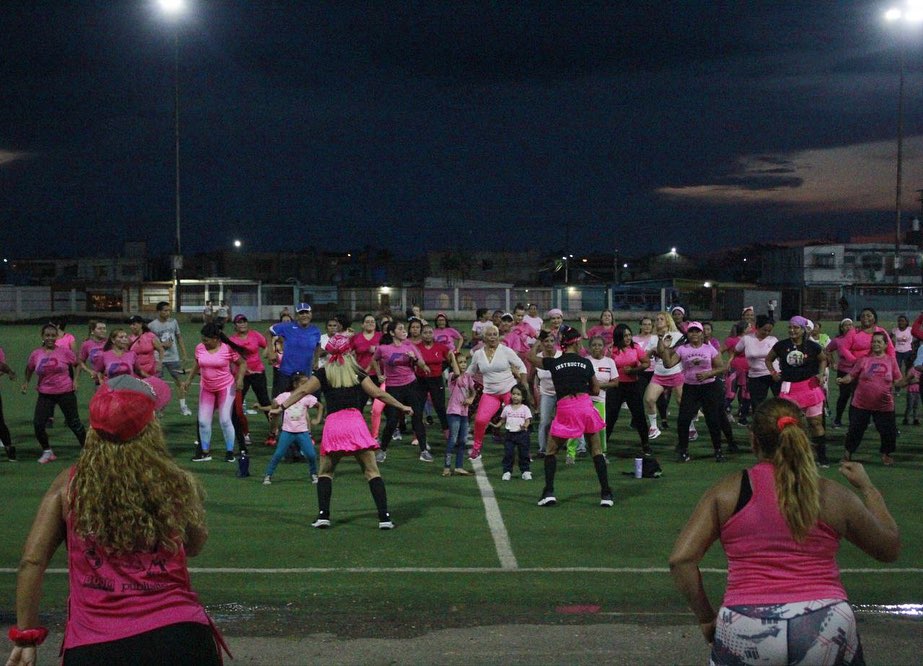 Realizan actividades deportivas en el mes de la prevención del cáncer de mama en&nbsp;Barcelona