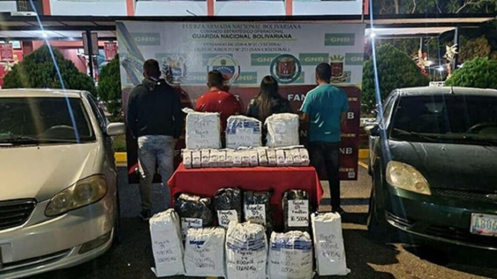 Detenidos por llevar más de 180 kilos de bolívares a&nbsp;Colombia