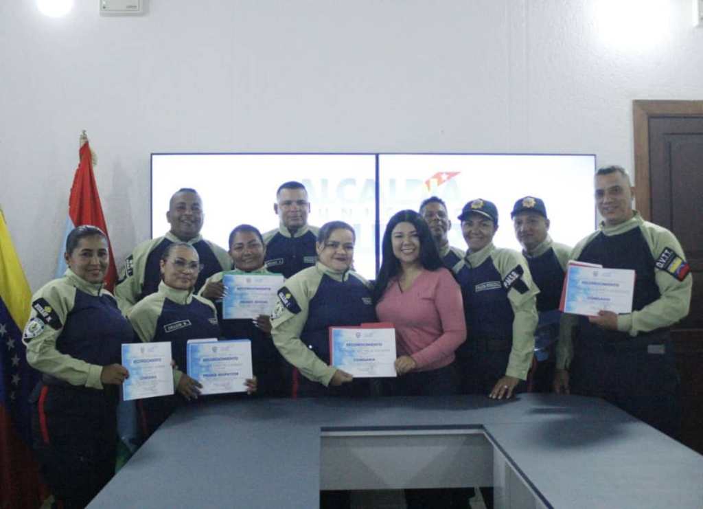Ascendidos 9 funcionarios de PoliSimónBolívar