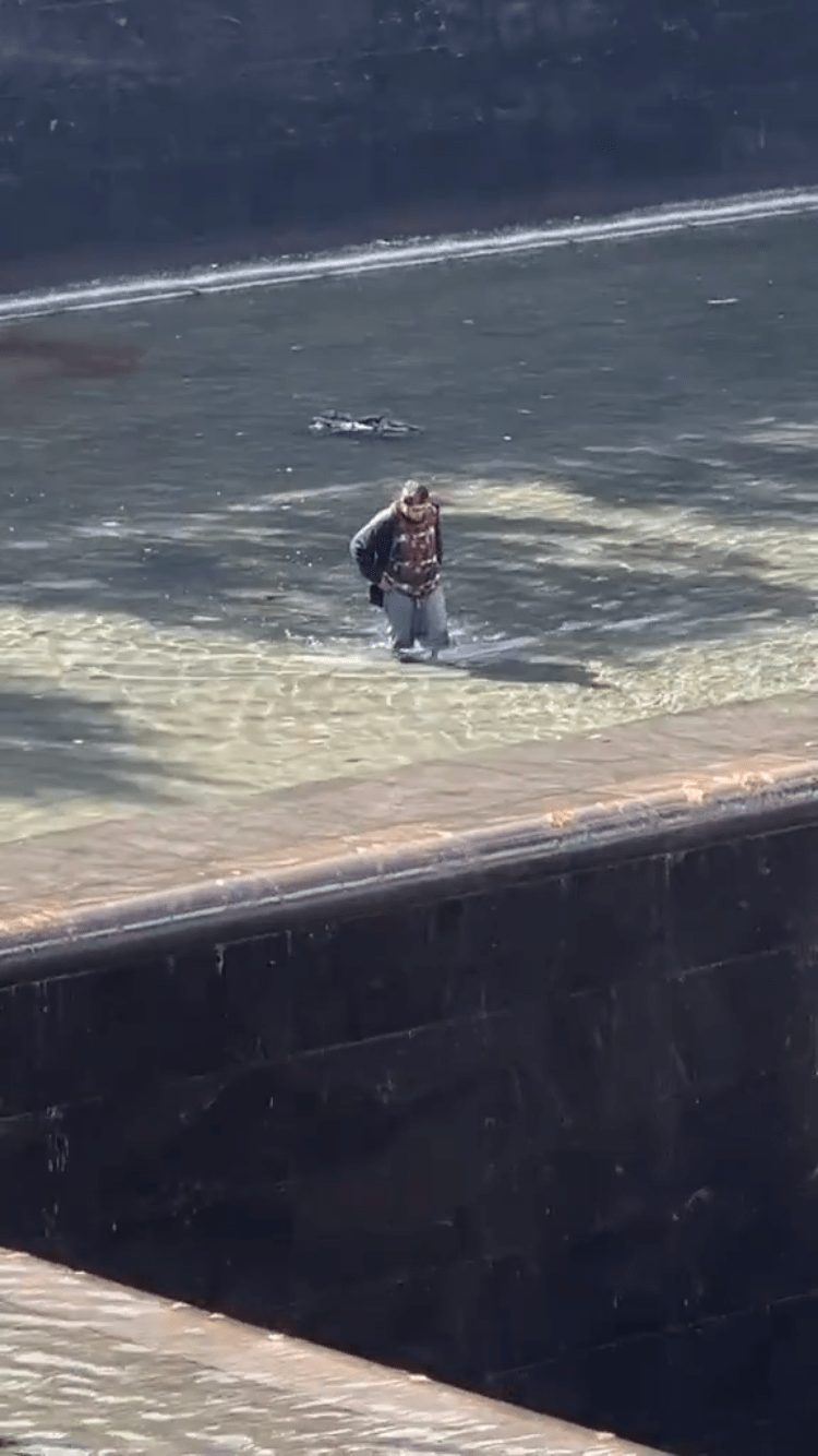 Hombre resultó herido tras saltar al monumento de las víctimas del 11 de&nbsp;septiembre