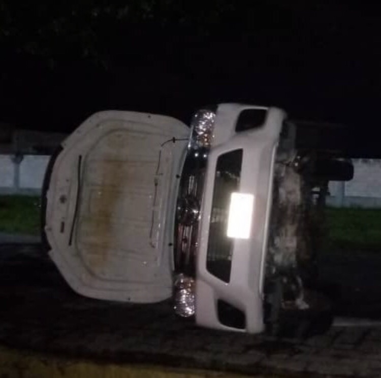 Bomberos atendieron volcamiento de vehículo en la Avenida Intercomunal «El Tigre» – «El&nbsp;Tigrito»