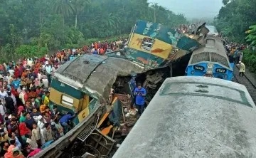 Choque de trenes dejó al menos 17 personas muertas y decenas de heridos en&nbsp;Bangladesh