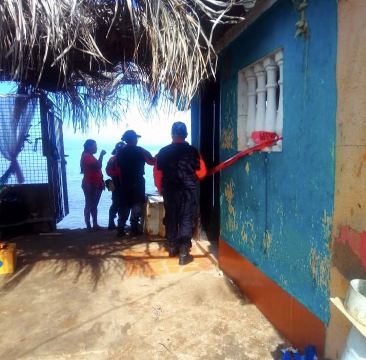 Bomberos inspeccionaron 40 viviendas ubicadas junto al mar en el sector Santa Rosa en&nbsp;Lechería