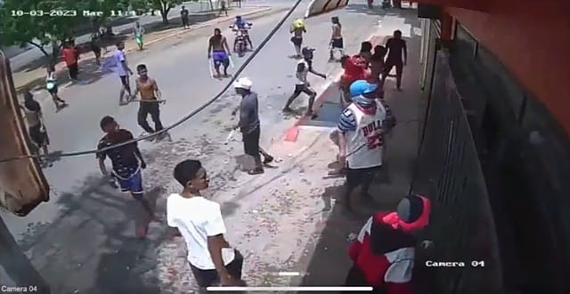 Así fue la agresión de los yukpa a comercios en El Soler&nbsp;[+Video]