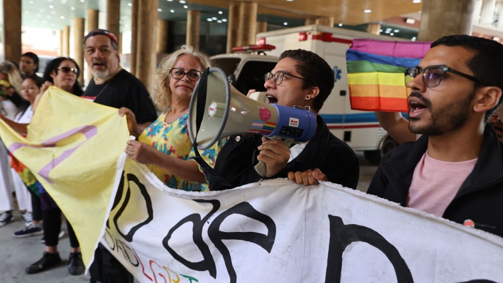Comunidad LGBTI protestó ante el&nbsp;CNE