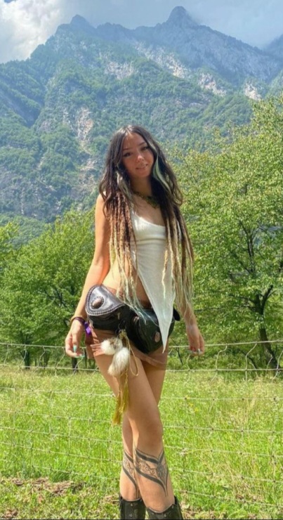 Se ha identificado a la mujer, cuyo cuerpo fue visto en vídeo en la parte trasera de una camioneta de terroristas palestinos el pasado 7 de octubre (+Video imágenes&nbsp;sensibles)