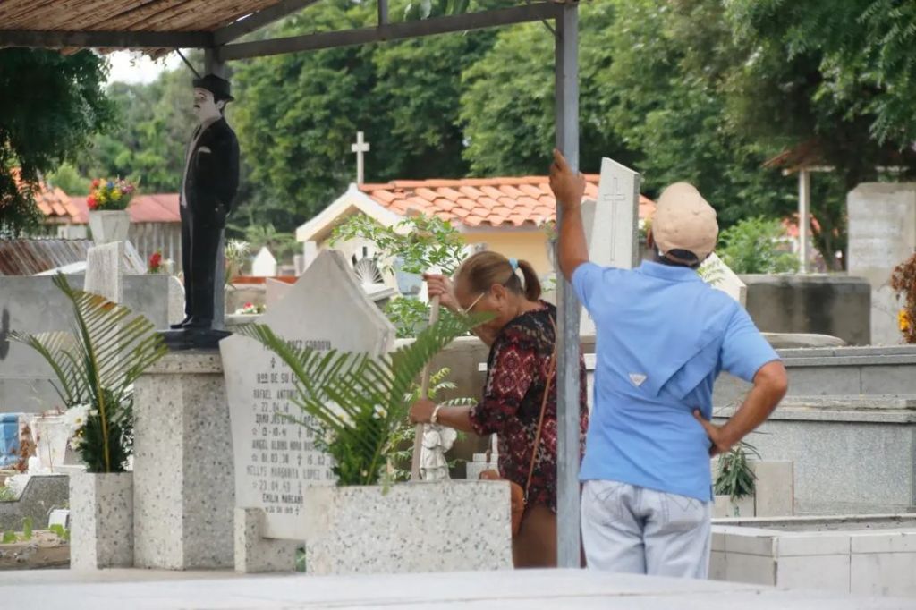 Más de 3mil personas acudieron al cementerio por día de los Fieles Difuntos en&nbsp;Barcelona