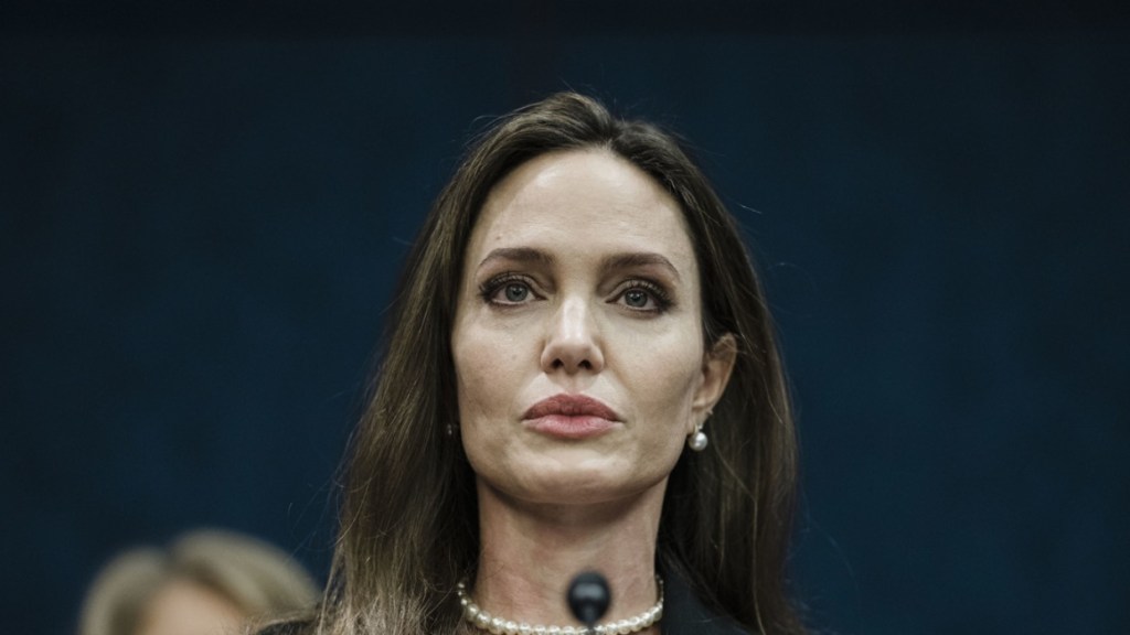 Angelina Jolie: «Gaza se está convirtiendo rápidamente en una fosa&nbsp;común»