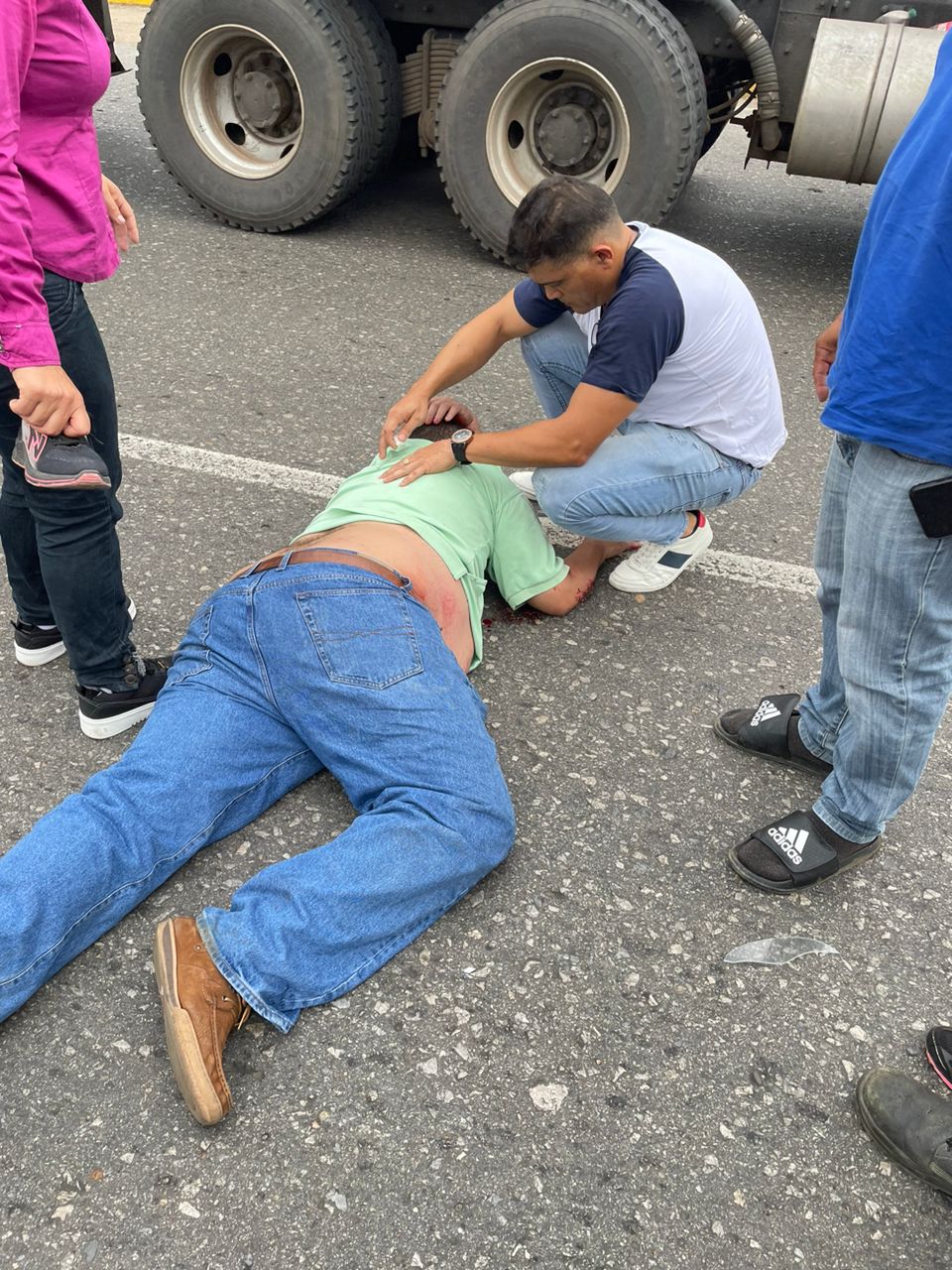 Padre e hija fueron arrollados en la vía Alterna de Barcelona&nbsp;(Video)