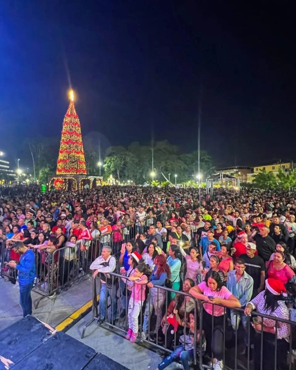 Betulio Medina y su Maracaibo 15  desbordaron la plaza&nbsp;Bicentenario