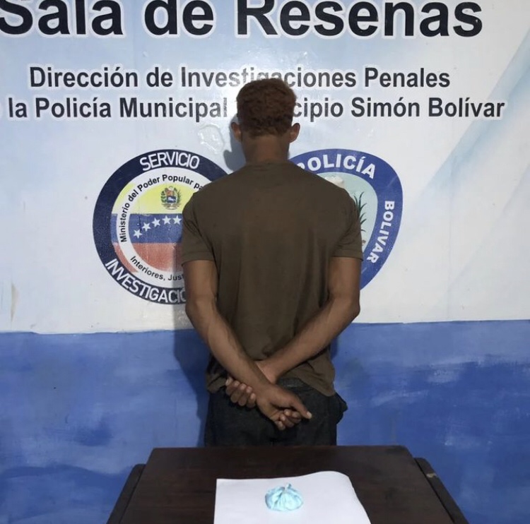 Joven fue aprehendido con porciones de presunta cocaína en&nbsp;Barcelona