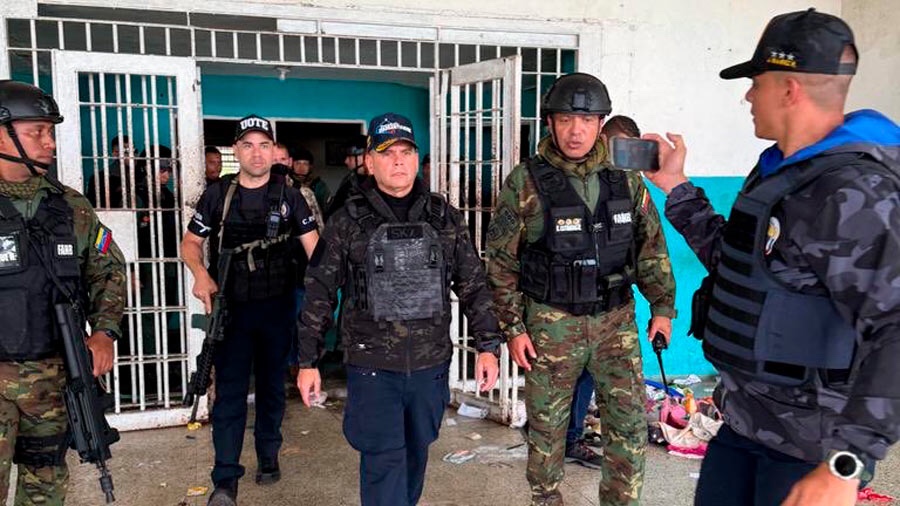 Operación Exitosa: Ministro Ceballos confirmó la toma del Centro Penitenciario de&nbsp;Oriente