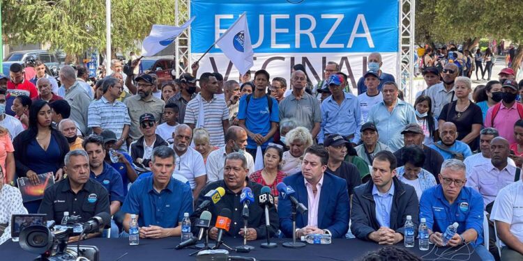 Principales alcaldes y dirigentes de Fuerza Vecinal anuncian su renuncia al&nbsp;partido