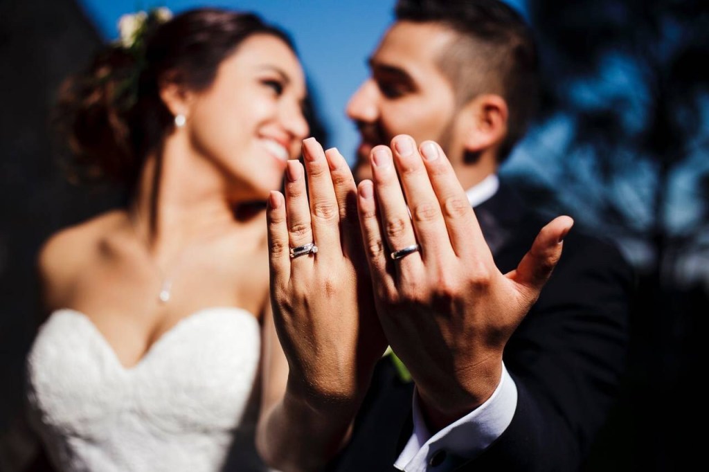 Las parejas que compran anillos de boda caros son mas propensos al&nbsp;divorcio