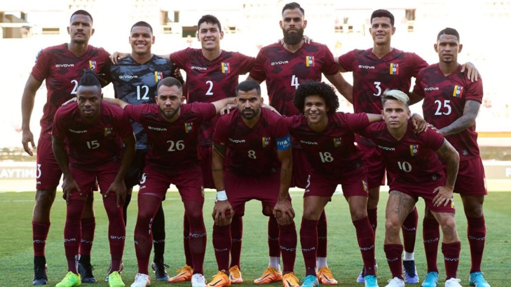 Denuncia Gobierno de Perú impide que recargue combustible el avión de la selección&nbsp;venezolana
