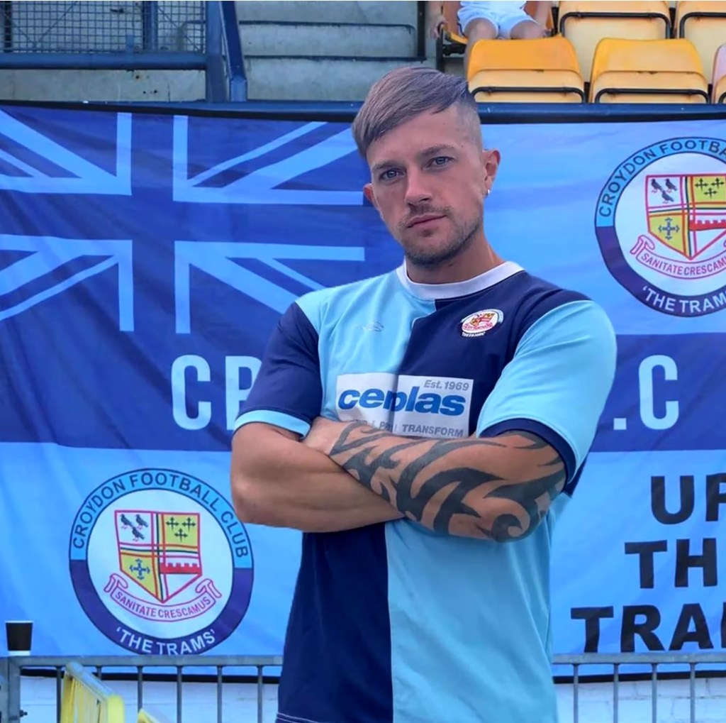 Murió  Oliver Spedding, el ex jugador que cambió el fútbol por la industria&nbsp;pornográfica