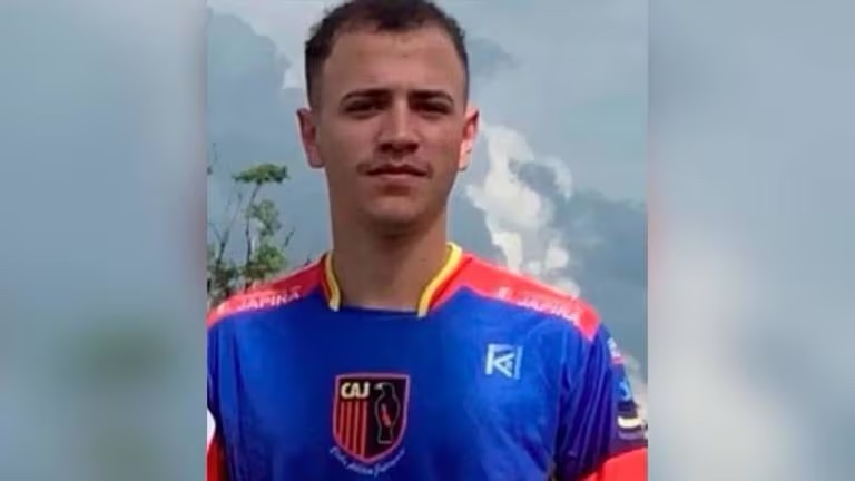 En Brasil un futbolista perdió la vida tras ser impactado por un rayo en pleno partido&nbsp;[Vídeo]