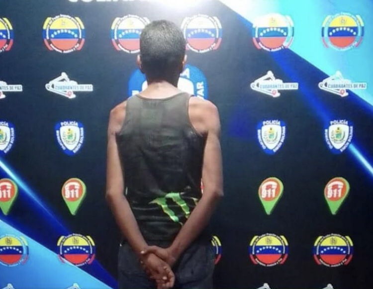 Detenido sujeto con un paquete contentivo de presunta&nbsp;cocaína