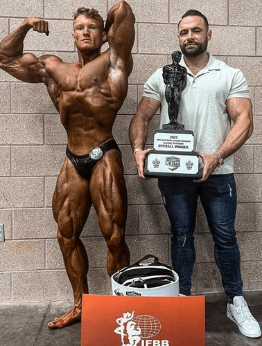 Joven de 19 años supera el récord de culturismo de Arnold&nbsp;Schwarzenegger