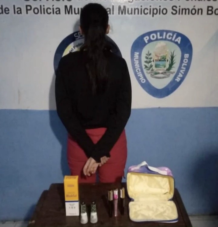 Mujer fue aprehendida por presunto hurto en&nbsp;Farmatodo