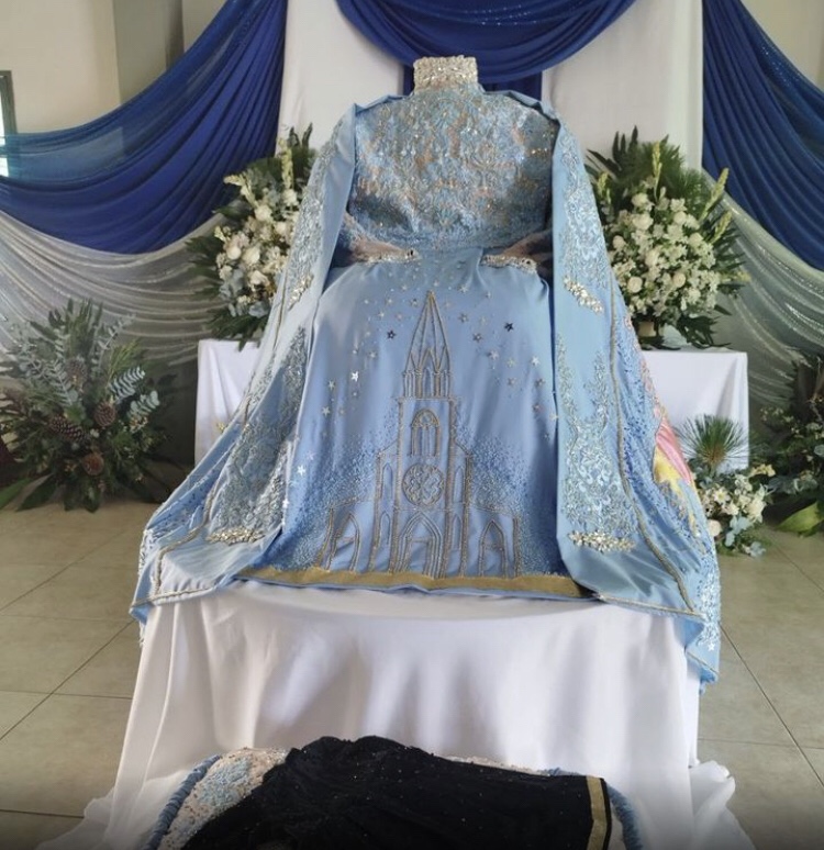 Este será el vestido que lucirá la sagrada imagen de la Divina Pastora el próximo 14 de&nbsp;enero