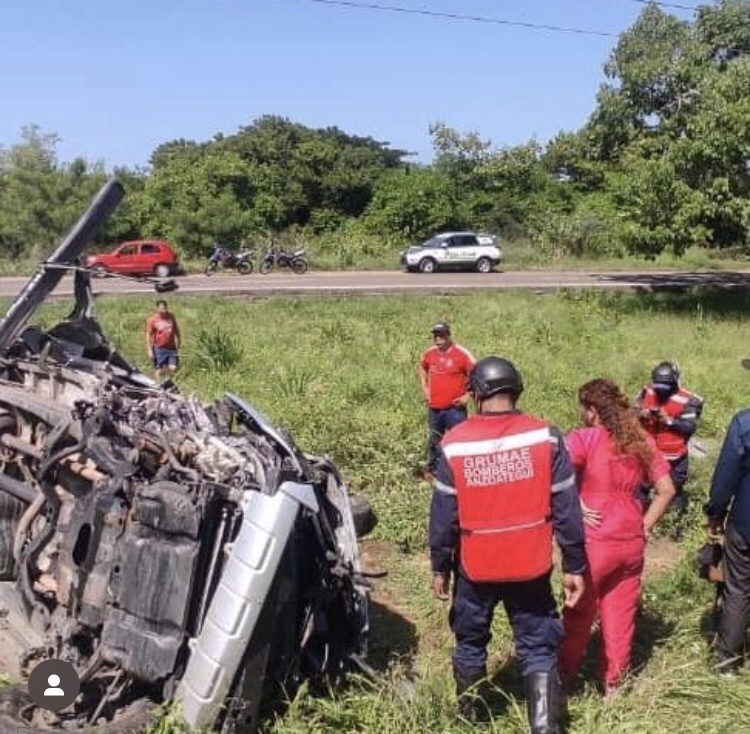 Autoridades atendieron volcamiento vehicular en la Autopista Gran Mariscal de&nbsp;Ayacucho