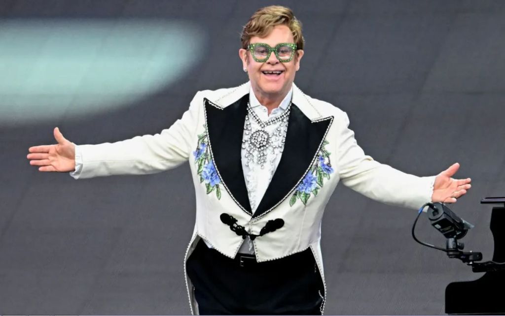 Elton John se unió al club EGOT al ganar su primer&nbsp;Emmy