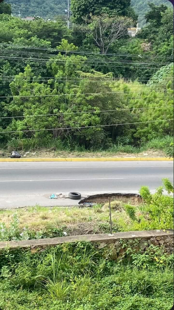 Piden reparación de vialidad en El&nbsp;Rincón-Samán