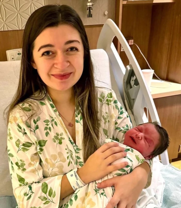 Mujer dio a luz en un estacionamiento de McDonald’s y apodó a su bebé&nbsp;“McFlurry”