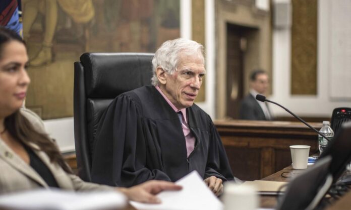 Amenazan con una bomba la casa del juez que decidirá el caso civil de fraude contra&nbsp;Trump