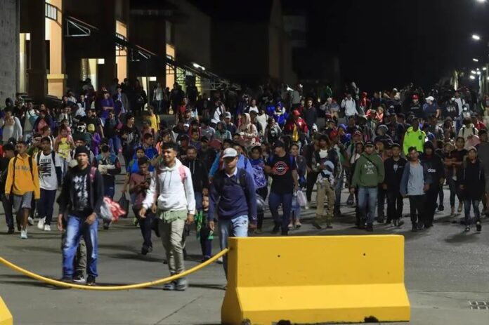 Policía de Guatemala retuvo la caravana de migrantes repleta de venezolanos rumbo a&nbsp;EE.UU.