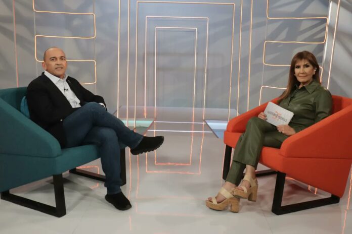 Ministro del Trabajo: «aumento de bonos es el primer&nbsp;paso»