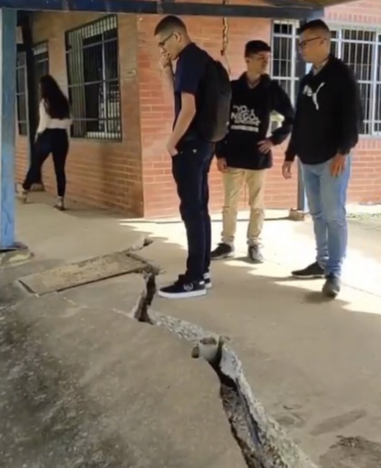 Estudiantes alertan sobre peligro de derrumbes en instalaciones de la UDO de Nueva&nbsp;Esparta