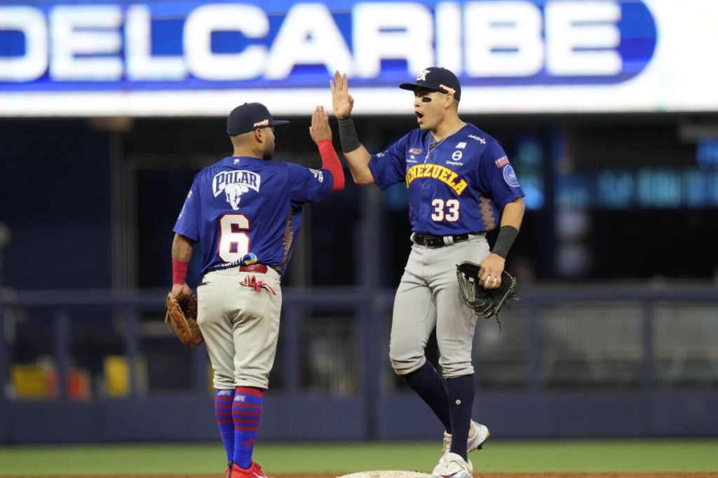 Los Tiburones de la Guaira se recuperan tras derrotar a México en la Serie del&nbsp;Caribe